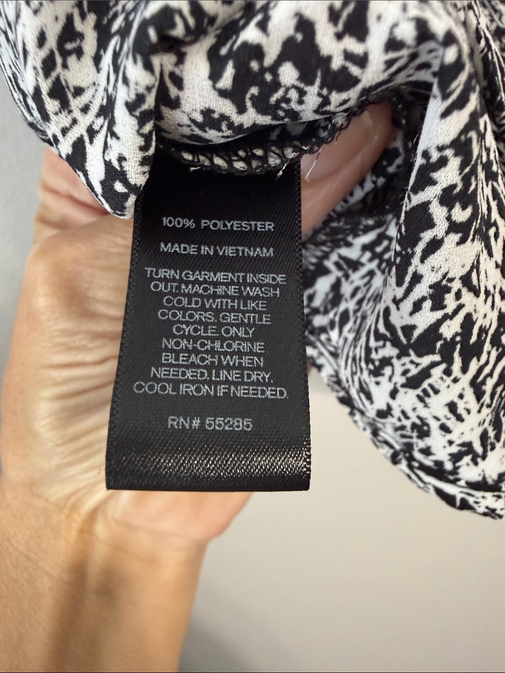 Express Black & White Lace-Trim Cap Sleeve Blouse - Picture 7 of 9